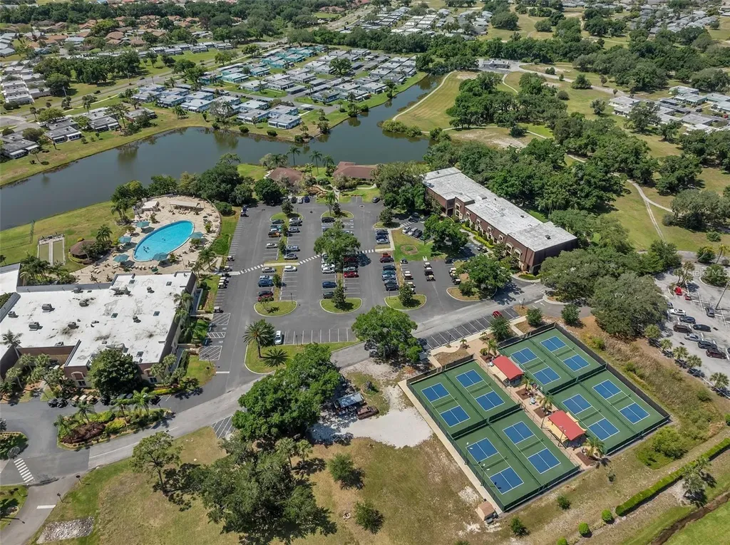 201 Bedford Trail Sun City Center FL 33573
