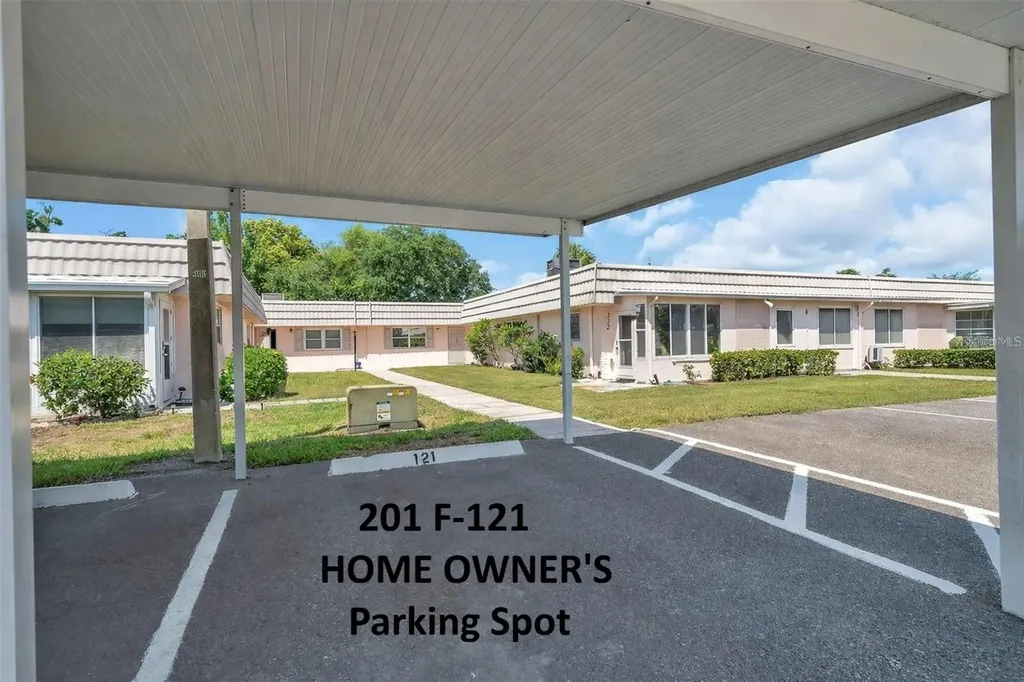 201 Bedford Trail Sun City Center FL 33573