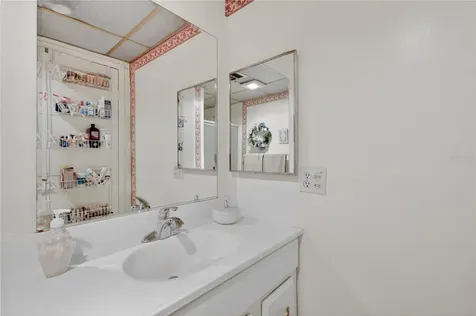 201 Bedford Trail Sun City Center FL 33573