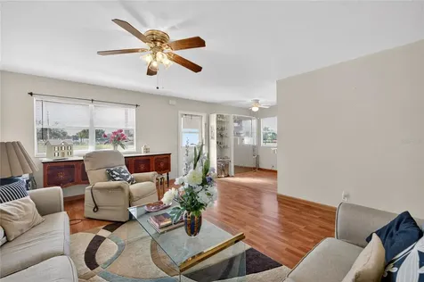 201 Bedford Trail Sun City Center FL 33573