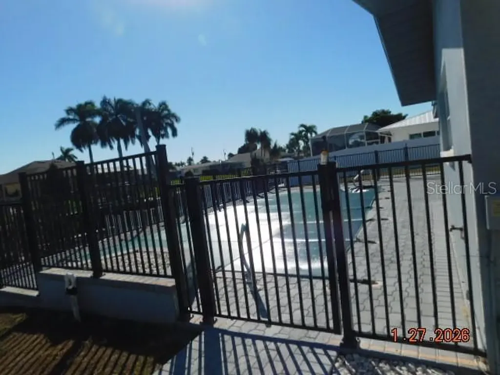 3105 SE 16th Place Cape Coral FL 33904