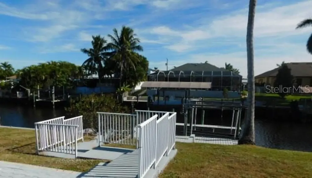 3105 SE 16th Place Cape Coral FL 33904