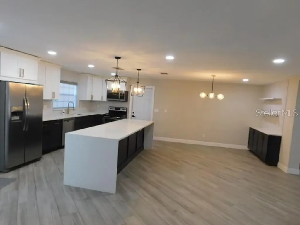 3105 SE 16th Place Cape Coral FL 33904