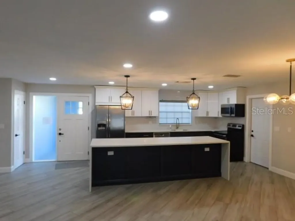 3105 SE 16th Place Cape Coral FL 33904