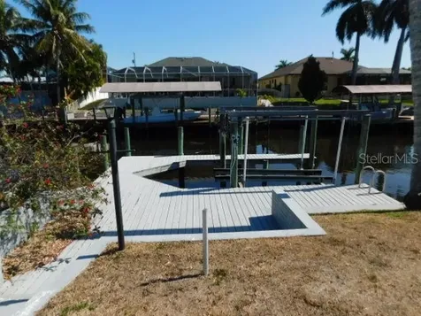 3105 SE 16th Place Cape Coral FL 33904