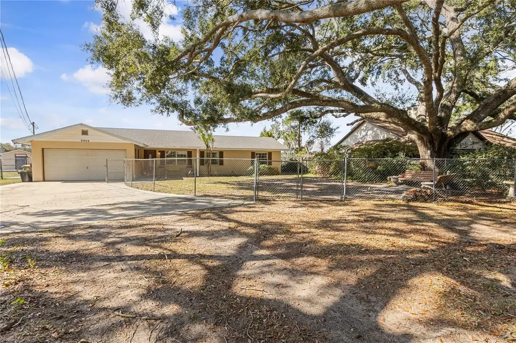 9909 Jacaranda Avenue Clermont FL 34711