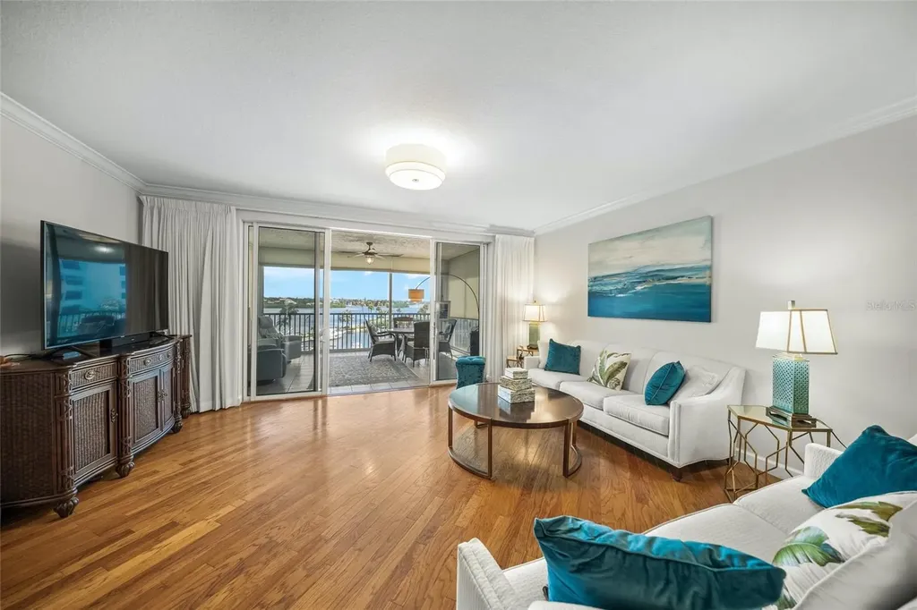 1260 Dolphin Bay Way Sarasota FL 34242