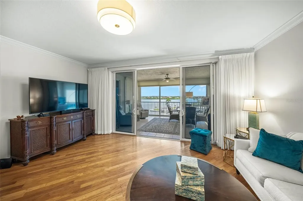 1260 Dolphin Bay Way Sarasota FL 34242