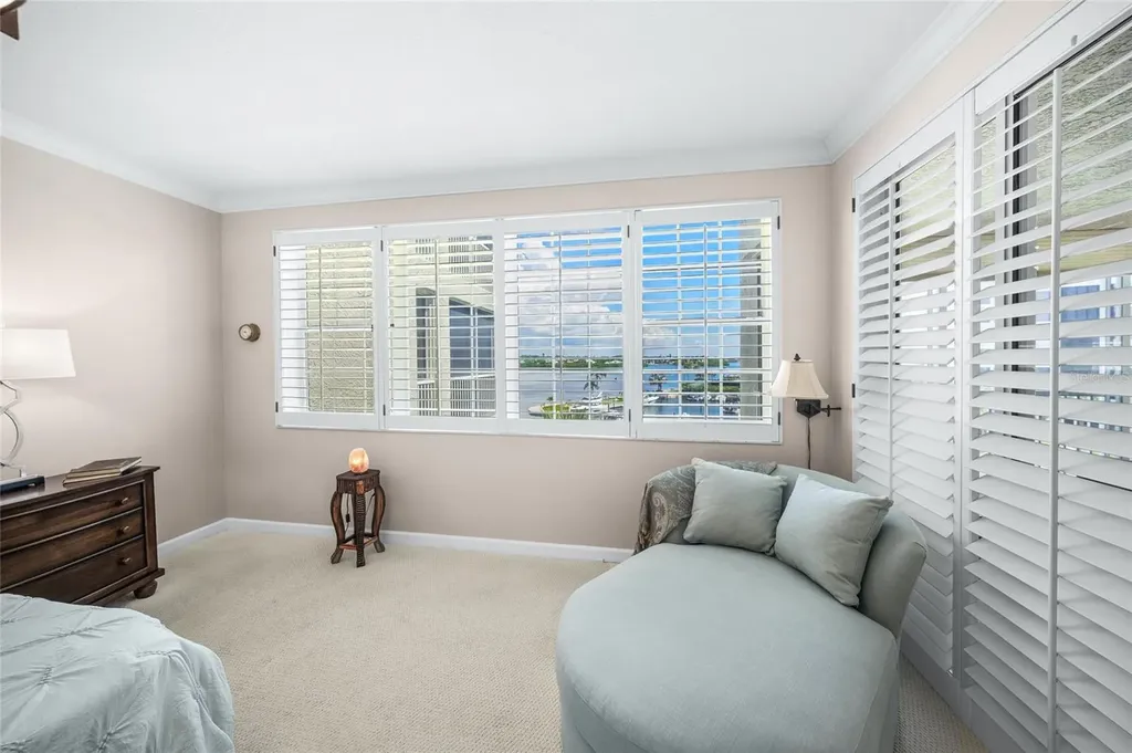 1260 Dolphin Bay Way Sarasota FL 34242