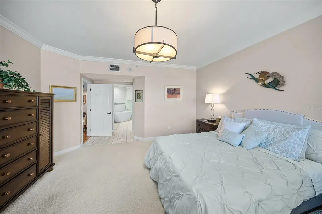 1260 Dolphin Bay Way Sarasota FL 34242