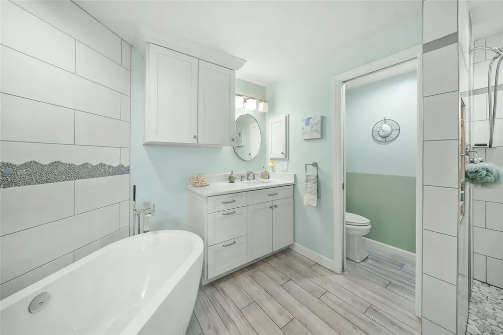 1260 Dolphin Bay Way Sarasota FL 34242