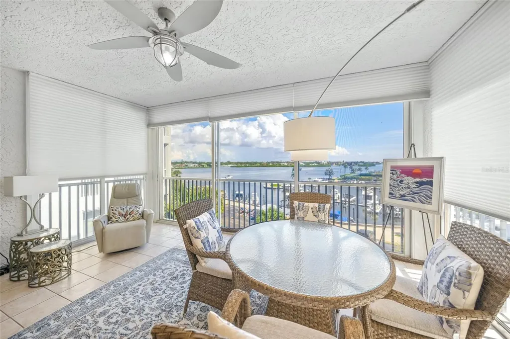 1260 Dolphin Bay Way Sarasota FL 34242