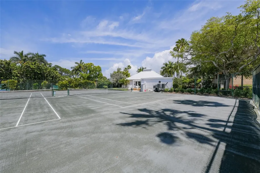1260 Dolphin Bay Way Sarasota FL 34242