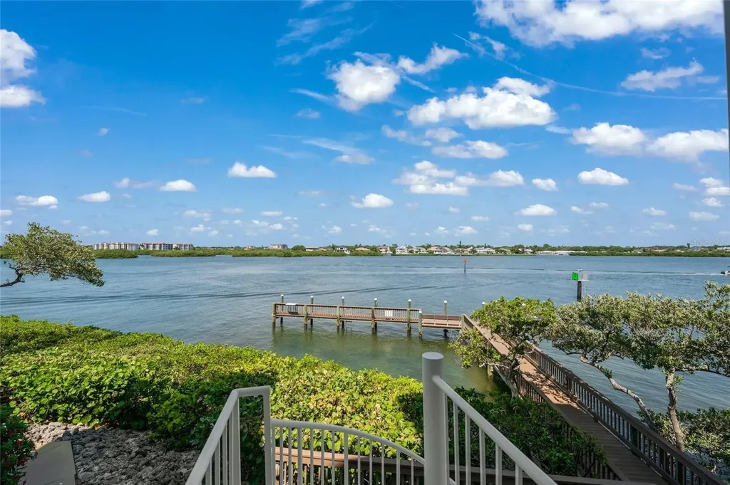 1260 Dolphin Bay Way Sarasota FL 34242