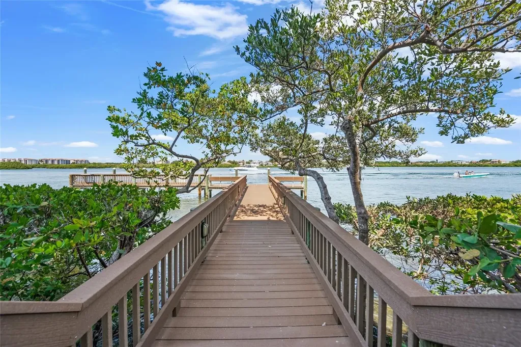 1260 Dolphin Bay Way Sarasota FL 34242