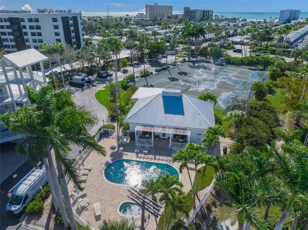 1260 Dolphin Bay Way Sarasota FL 34242