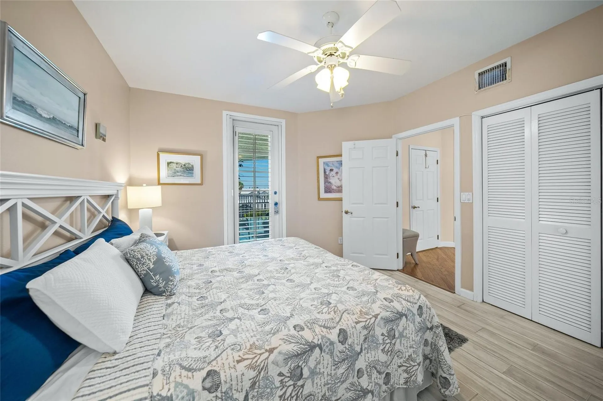 1260 Dolphin Bay Way Sarasota FL 34242