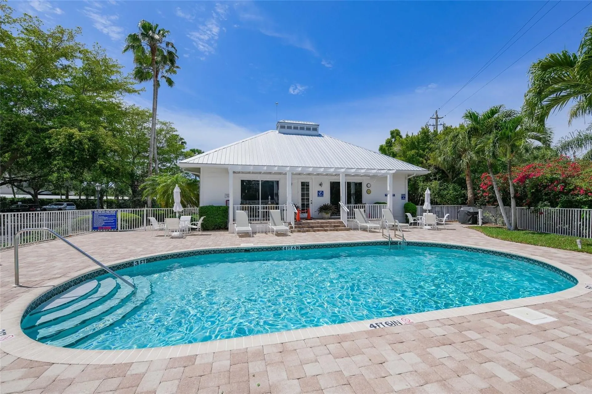 1260 Dolphin Bay Way Sarasota FL 34242