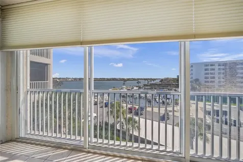 1260 Dolphin Bay Way Sarasota FL 34242