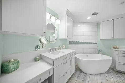 1260 Dolphin Bay Way Sarasota FL 34242