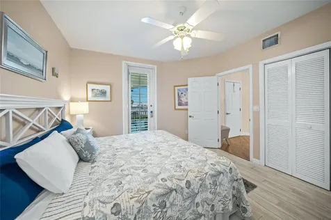 1260 Dolphin Bay Way Sarasota FL 34242