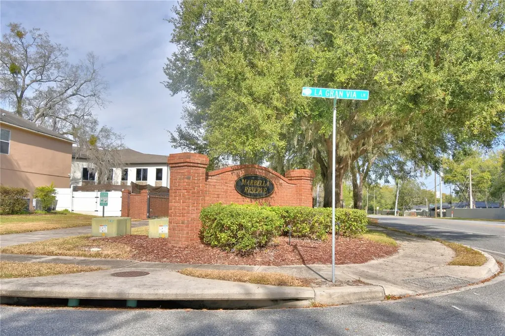 1832 Alambra Circle Apopka FL 32703