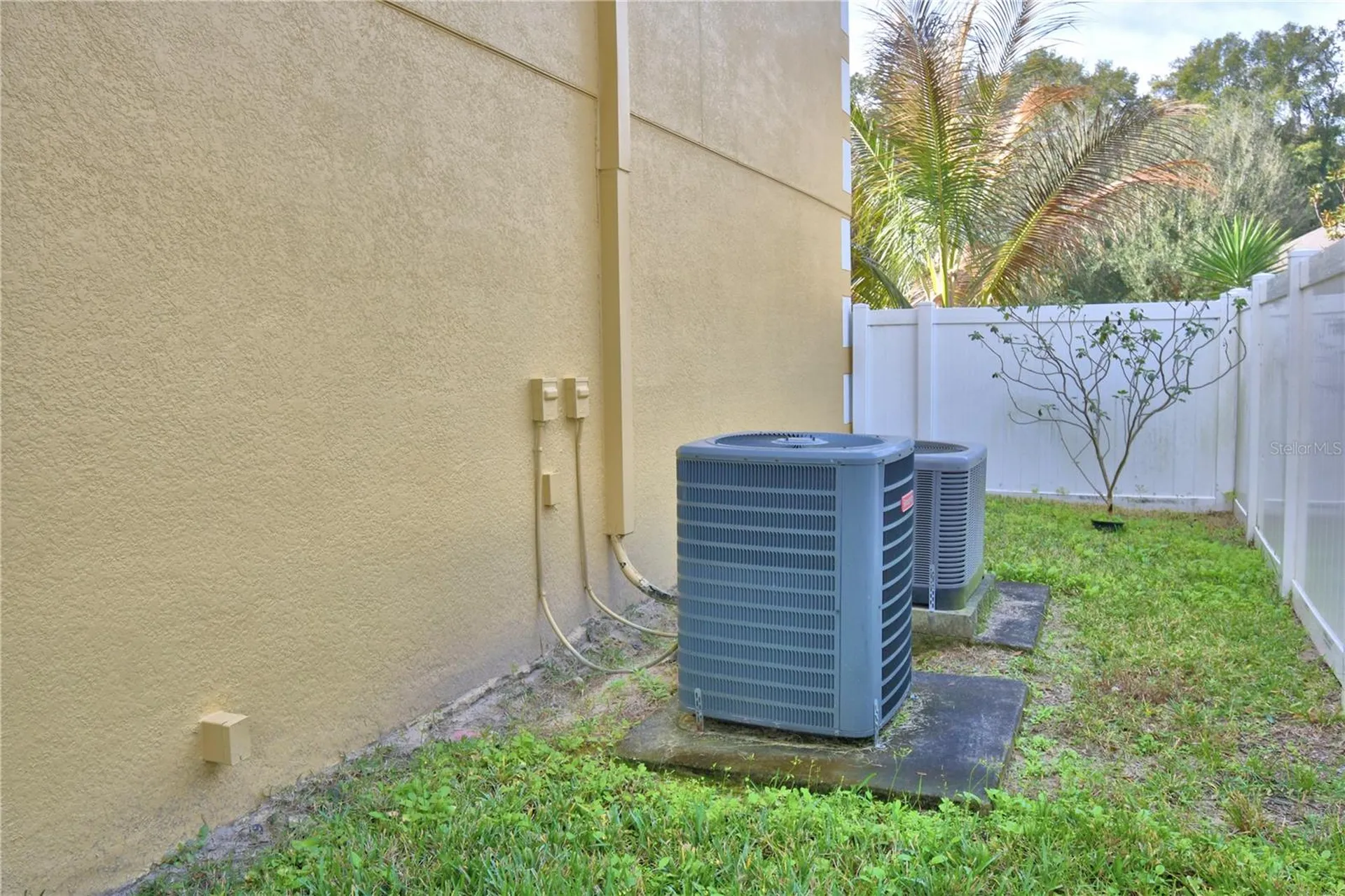 1832 Alambra Circle Apopka FL 32703