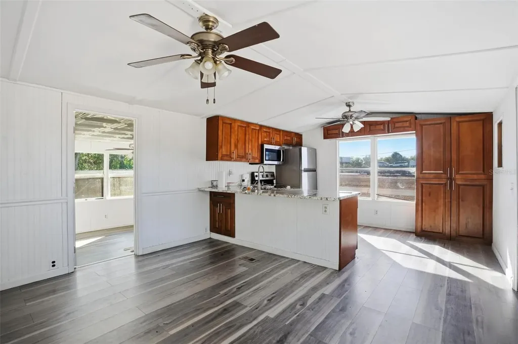 9727 Lake Drive Weeki Wachee FL 34613