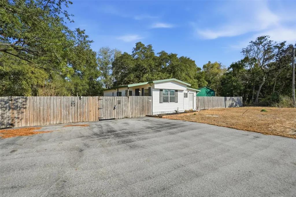 9727 Lake Drive Weeki Wachee FL 34613