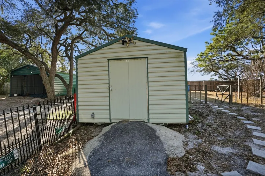 9727 Lake Drive Weeki Wachee FL 34613
