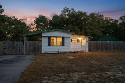 9727 Lake Drive Weeki Wachee FL 34613