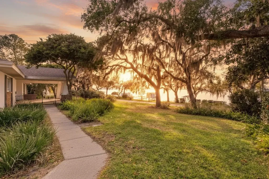 103 S Lakeshore Drive Minneola FL 34715