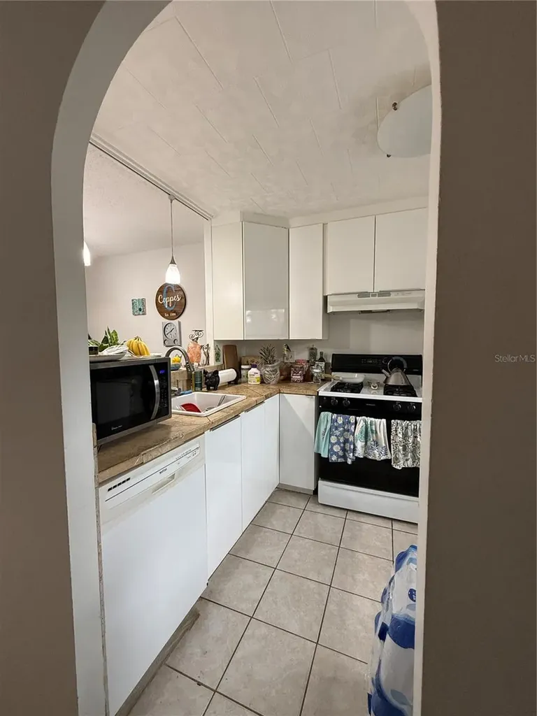 1196 Mission Circle Clearwater FL 33759