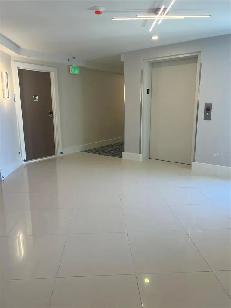 1111 N Gulfstream Avenue Sarasota FL 34236