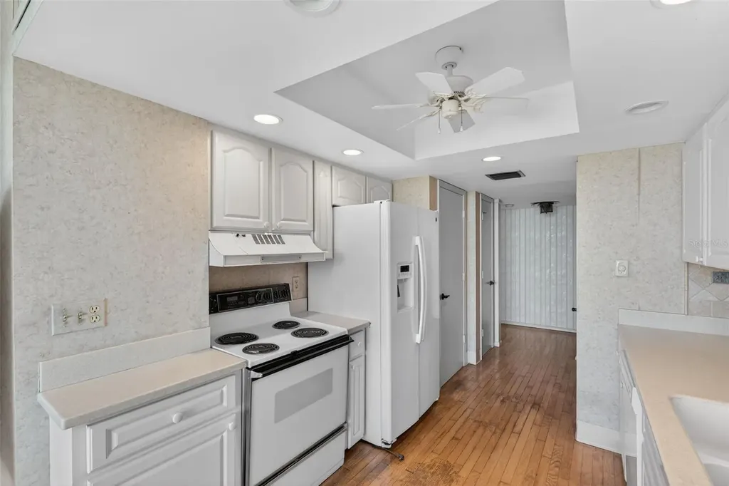 1111 N Gulfstream Avenue Sarasota FL 34236