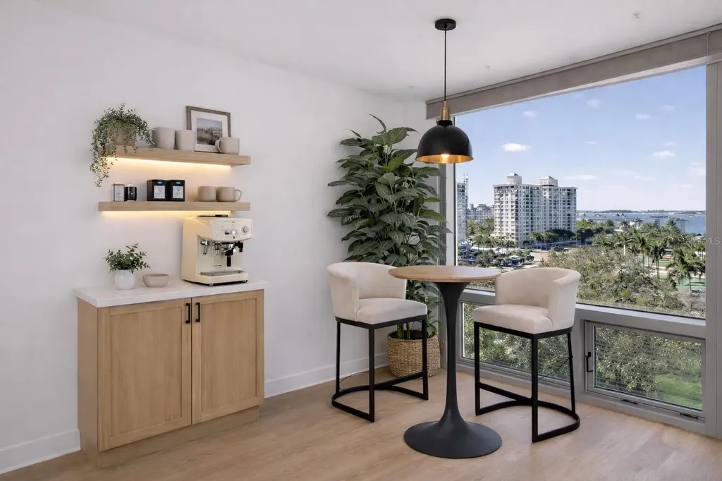 1111 N Gulfstream Avenue Sarasota FL 34236
