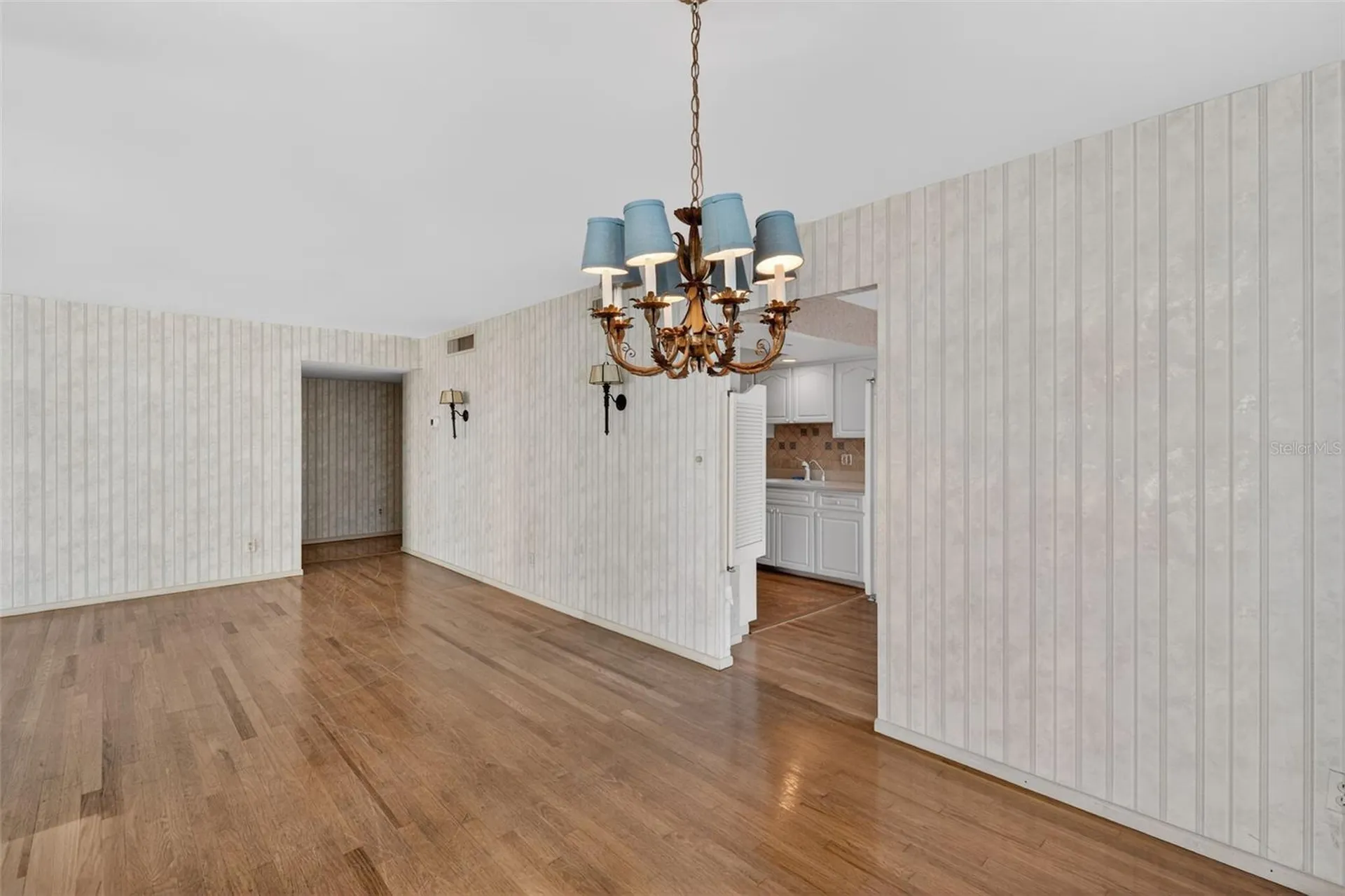 1111 N Gulfstream Avenue Sarasota FL 34236