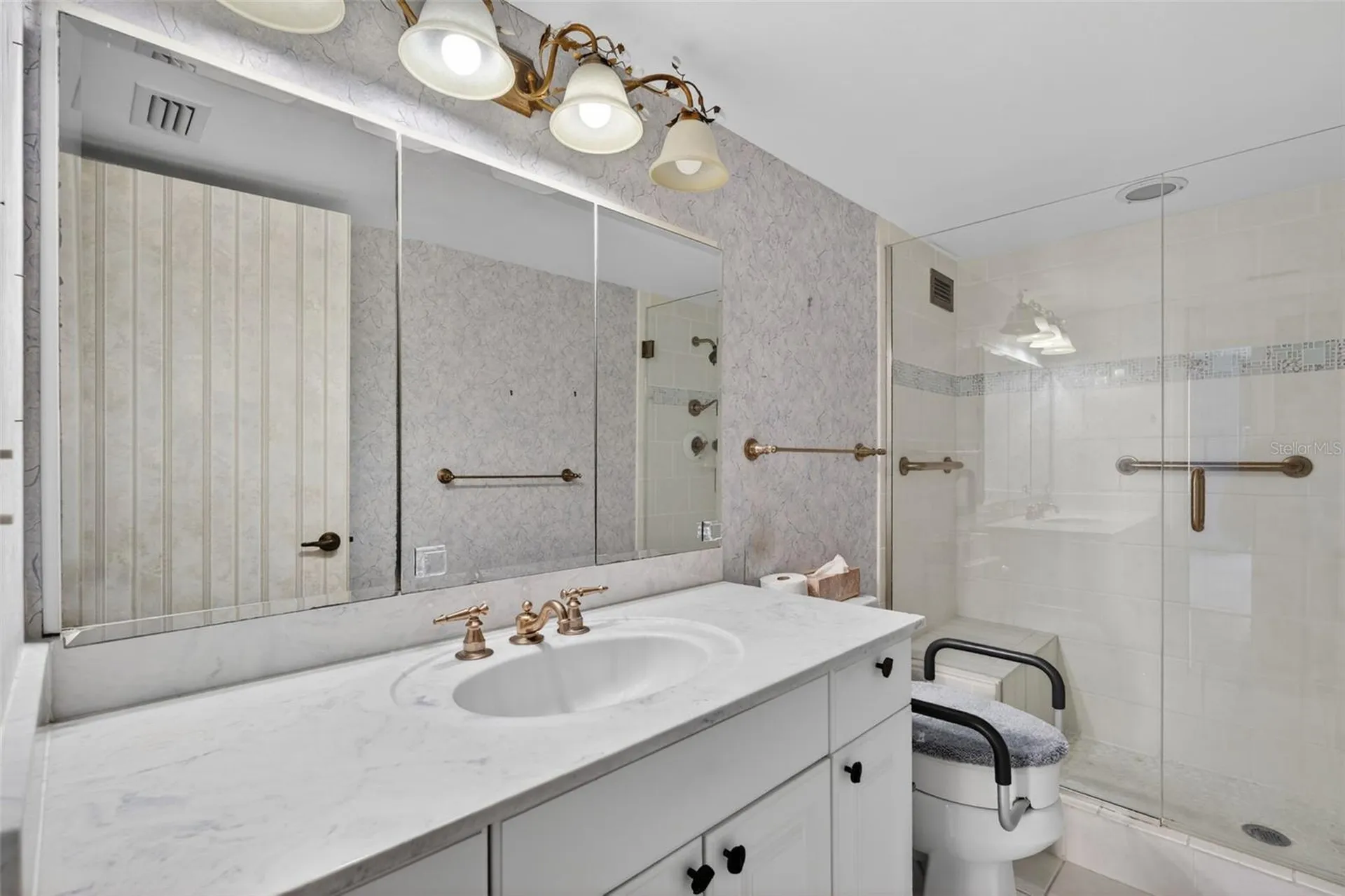 1111 N Gulfstream Avenue Sarasota FL 34236