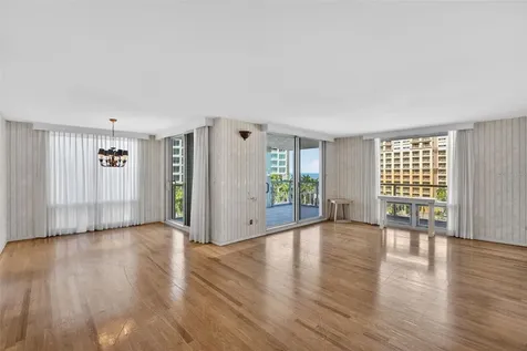 1111 N Gulfstream Avenue Sarasota FL 34236