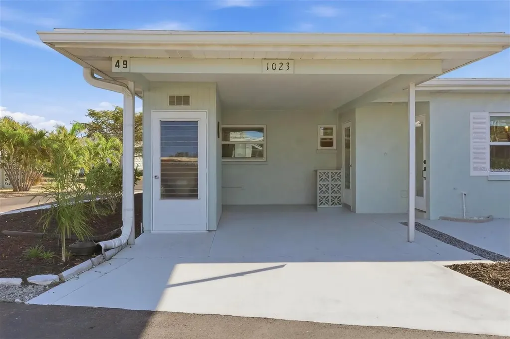 1023 Beach Manor Circle Venice FL 34285
