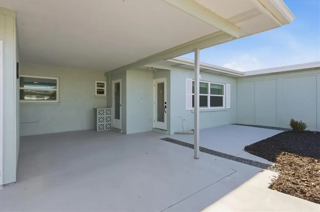 1023 Beach Manor Circle Venice FL 34285