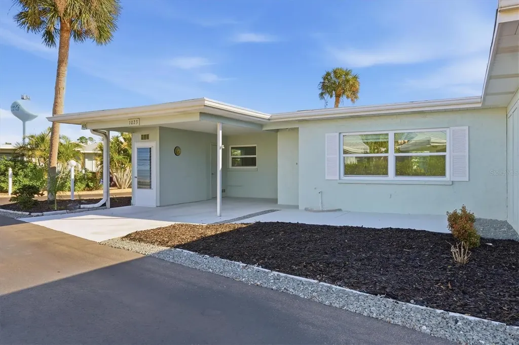 1023 Beach Manor Circle Venice FL 34285