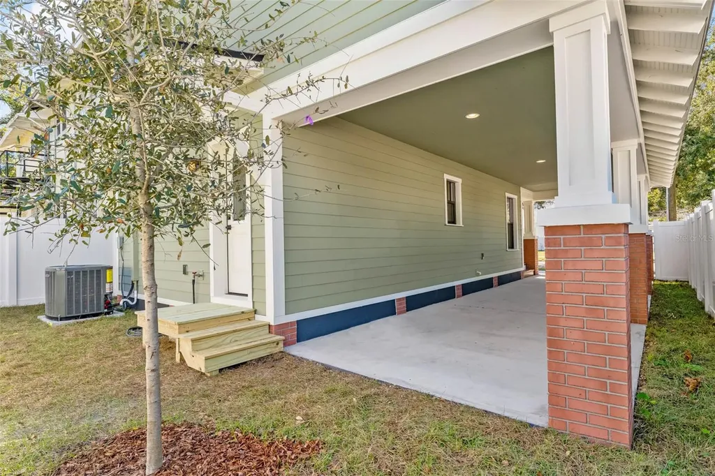2303 N Jefferson Street Tampa FL 33602