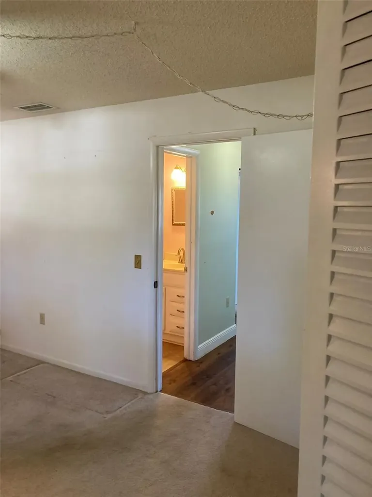 5725 80th Street N St Petersburg FL 33709