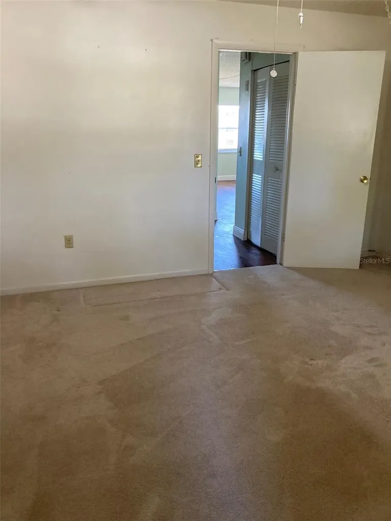 5725 80th Street N St Petersburg FL 33709