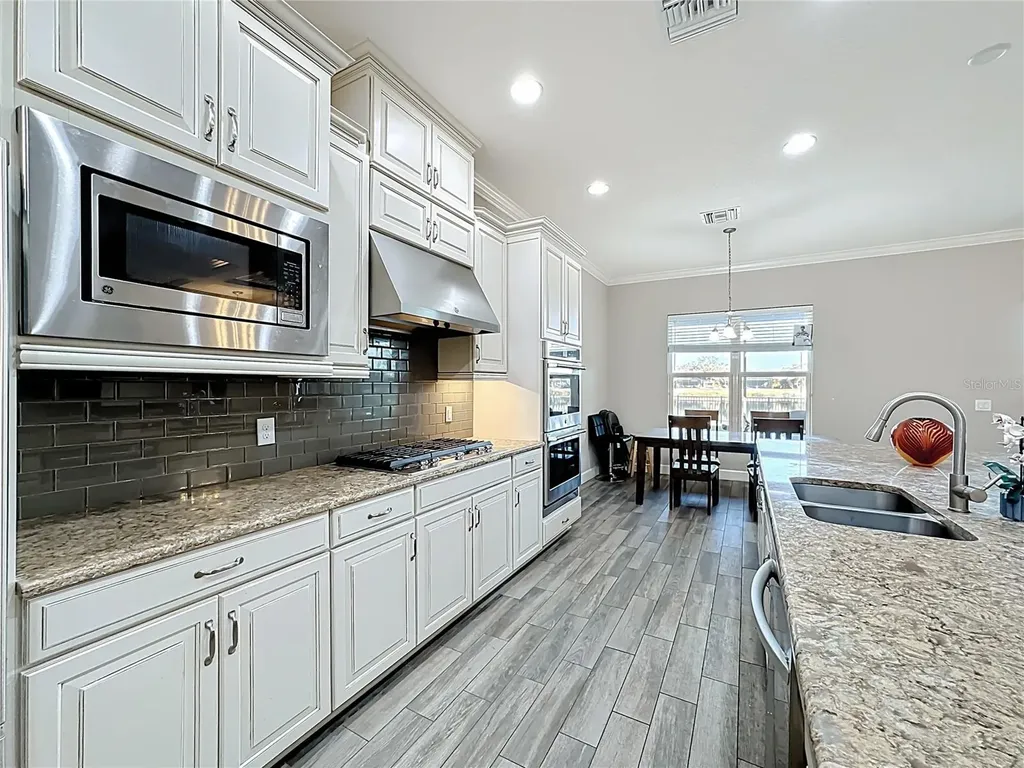 6006 Anise Drive Sarasota FL 34238