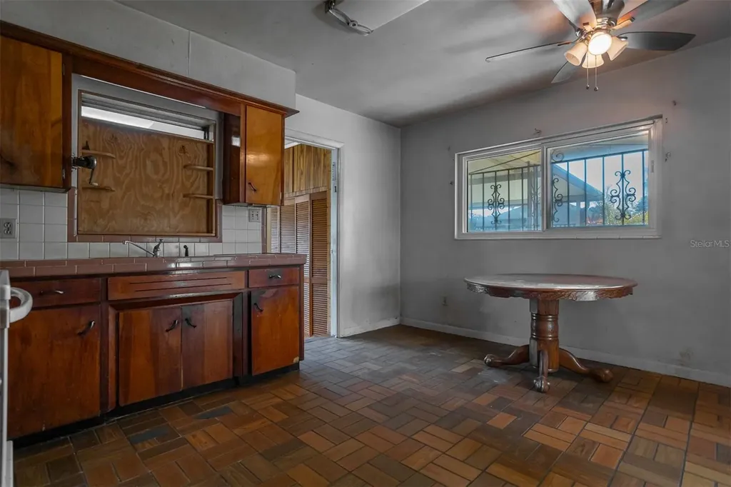 2903 W Heiter Street Tampa FL 33607