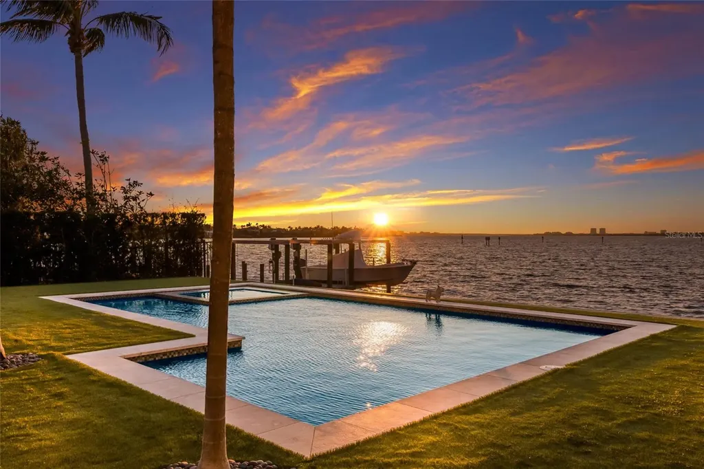 628 Regatta Way Bradenton FL 34208