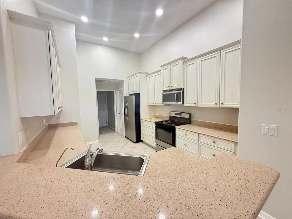 6817 Cromwell Garden Drive Apollo Beach FL 33572