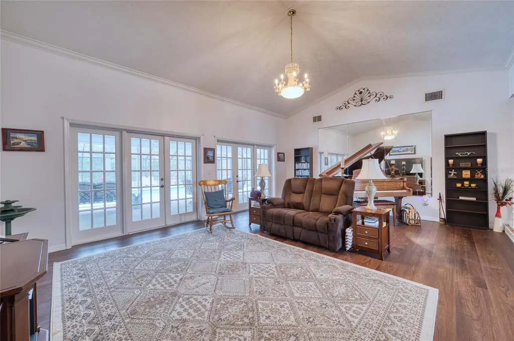 3908 Oak Grove Drive Sarasota FL 34243